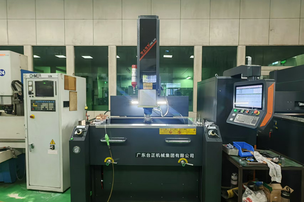 臺正CNC-B45S放電加工機(jī)